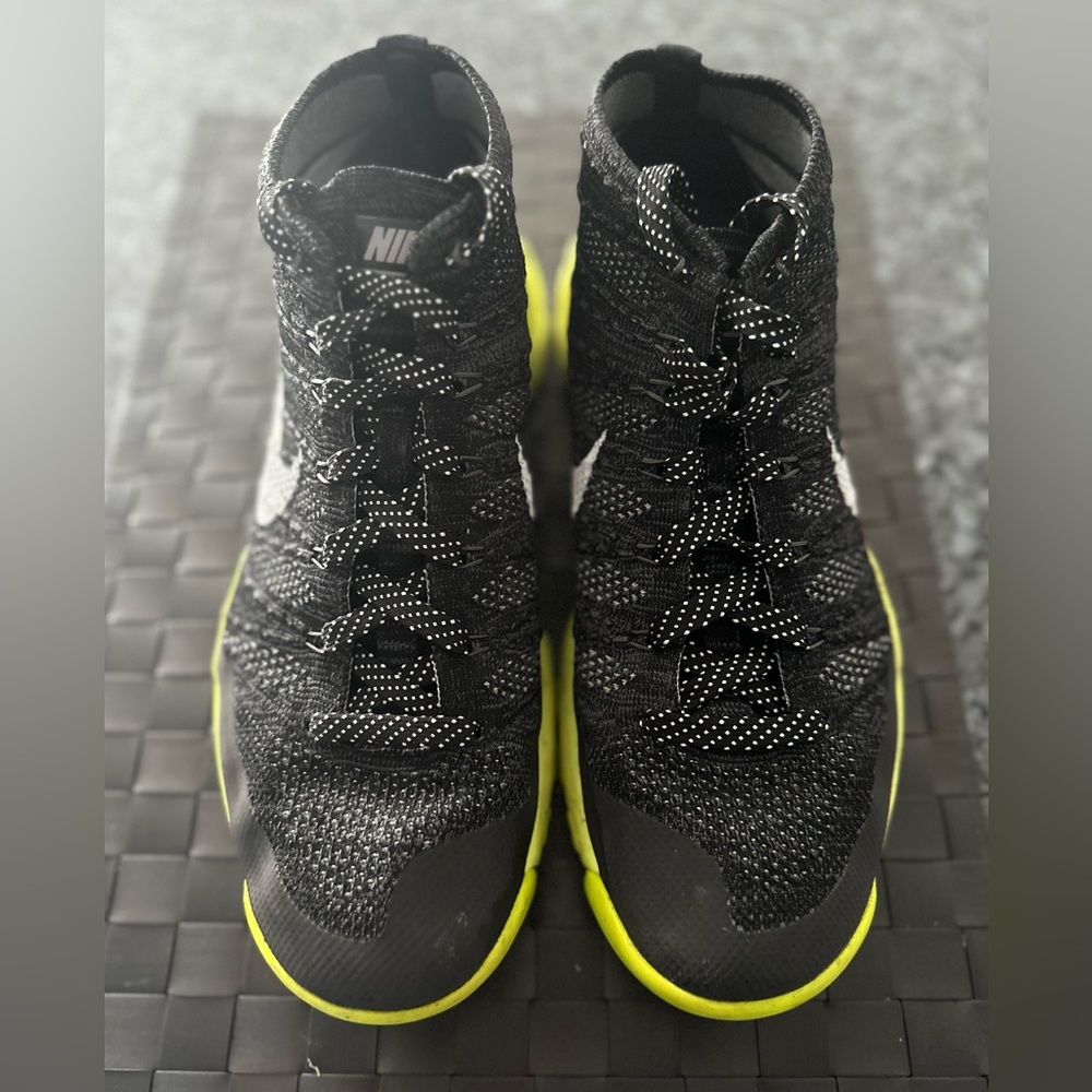 Nike sneakers Size 11